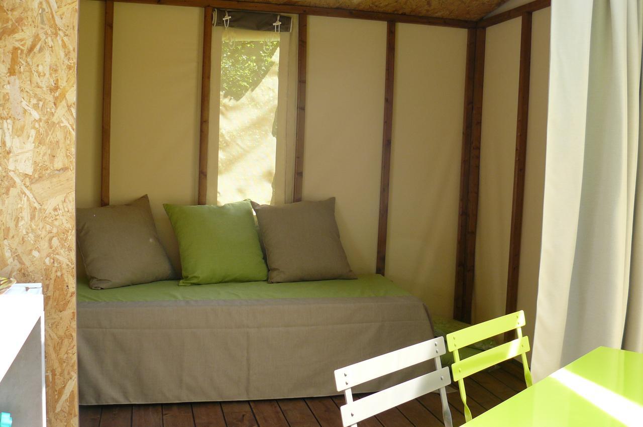 Camping Le Rey Louvie Juzon Exteriér fotografie